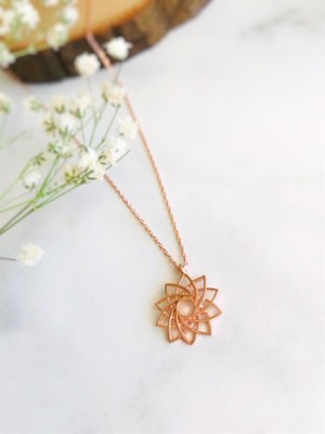 Birtekbana Lotus Çiçeği Kolye