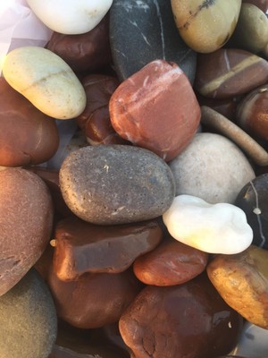 Side Karışık Doğal Çakıl Taşı 9-10 cm Iriliğinde Akvaryum Teraryum Saksı Süslemeleri Için 1 kg