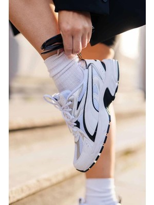 Puma Milenio Tech Beyaz Gümüş Unisex Spor Ayakkabı 392322-01 Nefes Alabilir Yapı ile Konforlu
