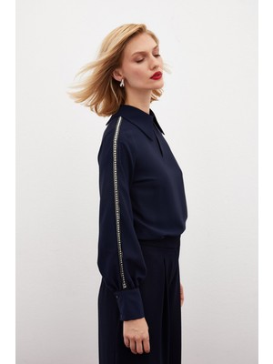 Sateen Kolları Inci Detaylı Bluz - Lacivert