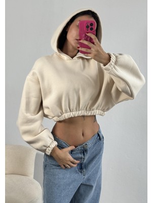 Minaaise Kutup Beyazı Kapşonlu Geniş Kesim Şardonlu Crop Sweatshirt 26260