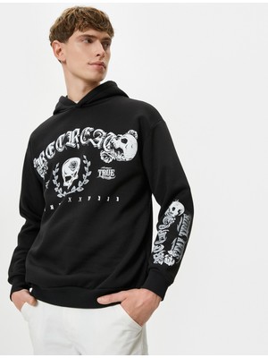 Koton Arkası Baskılı Sweatshirt Kapşonlu Kuru Kafa Temalı Rahat Kesim