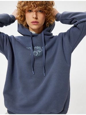 Koton Arkası Baskılı Sweatshirt Kapüşonlu Oversize Kolej Temalı Uzun Kollu