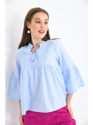 Parkkaron Kadın Bebe Mavi Volanlı Yaka Bağlamalı Rahat Kesim Dokuma Bluz