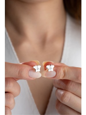 Silvano Jewelry 925 Ayar Gümüş Minik Kelebekli Çivili Küpe