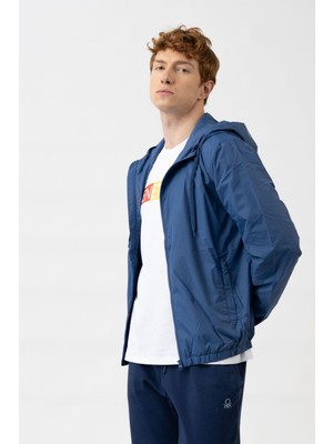 Benetton Bnt-M Yağmurluk Erkek Su Geçirmez Hafif Yapı ile Şık Tasarım 20PVUN01X