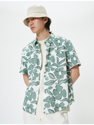 Koton Desenli Gömlek Kısa Kollu Çiçekli Cep Detaylı Klasik Yaka Düğmeli