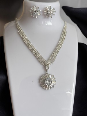 Nur's Jewelery & Accessories Tamamı Zirkon Taşlarla Kaplı Vip Abiye Kolye ve Küpe Set Düğün Nişan Kına Doğum