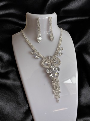 Nur's Jewelery & Accessories Tamamı Zirkon Taşlarla Kaplı Vip Abiye Kolye ve Küpe Set Düğün Nişan Kına Doğum