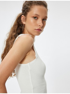 Koton Kolsuz Tişört Bisiklet Yaka Fırfır Detaylı Slim Fit