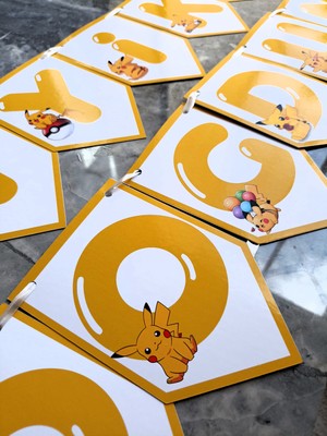 Hiras Dizayn Pikachu Pokemon Banner Iyi Doğdun Banner Happy Birthday 12 Parça 10*15 cm Ipli Duvar Doğum Günü Süsü