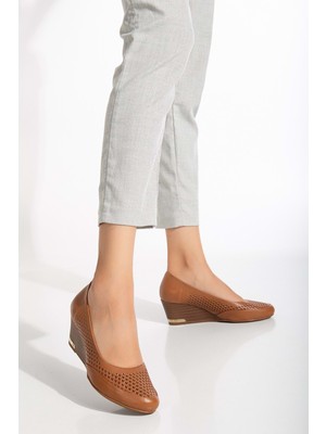 Analin Shoes Kadın Hakiki Deri Petek Baskılı Dolgu Topuklu Ayakkabı Taba