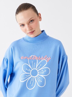 LC Waikiki Dik Yaka Baskılı Uzun Kollu Oversize Kadın Sweatshirt Tunik