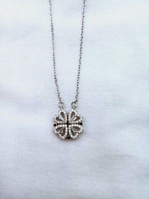 Herşey Nota Mıknatıslı Açılır Kapanır Yonca Kalpli Zirkon Taşlı Gümüş Kolye