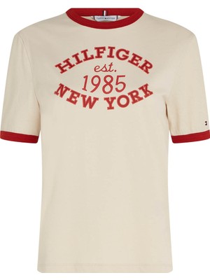 Tommy Hilfiger Yuvarlak Yaka Nakışlı Bej Kadın T-Shirt Reg Varsıty Rınger C-Nk Ss