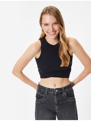 Koton Crop Fitilli Atlet Asimetrik Kesim Bisiklet Yaka