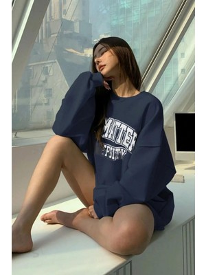 Trendseninle Kadın Lacivert You Matter University Baskılı Oversize Sweatshirt