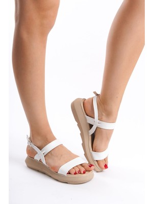 Şeritli Kaymaz Tabanlı Kadın  Yazlık Sandalet