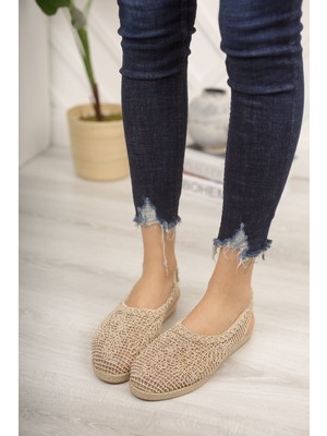 Shemard Wervay Beyaz Fiyonklu Püsküllü Kadın Babet