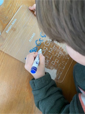 Alfabe ve Isim Yazma Etkinliği, A4 Boyutunda Şeffaf Pleksi Yazı Tahtası