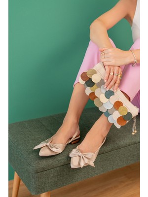 Divolya Vina Siyah Fiyonklu Saten (2 Cm Topuklu) Bilekten Bantlı Sivri Burun Günlük Babet