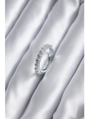Clariss Gümüş Renk Ince Su Yolu Model Zirkon Taşlı Kadın Yüzük