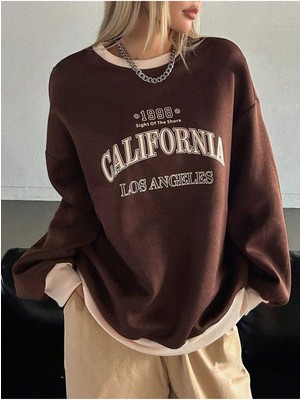 Trendseninle Kadın Kahverengi California Baskılı Bisiklet Yaka Bej Yaka Detay Oversize Sweatshirt