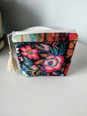 Daisy Designy Clutch Bag