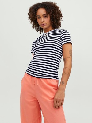 Jack & Jones 12249830 Jxgigi Str Ss Stripe Tee Jrs Sn Kadın Tişört