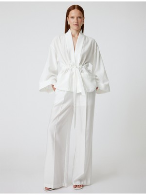 Koton Beyaz Oversize Kimono Kuşaklı Geniş Uzun Kollu Cepli Konforlu Şıklık