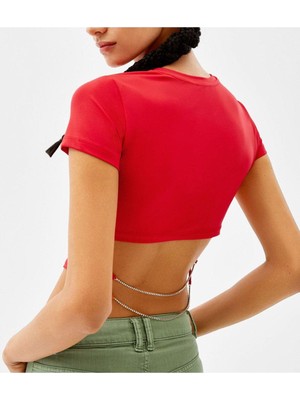 Wear And Wear Kadın Kırmızı Sırt Dekolteli Beli Taşlı Asimetrik Kesim Kısa Kollu Crop Bluz