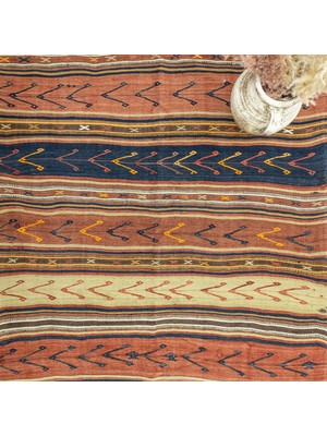 Soho Antiq Dirse Işlemeli El Dokuma Yün Kilim 135X243 cm