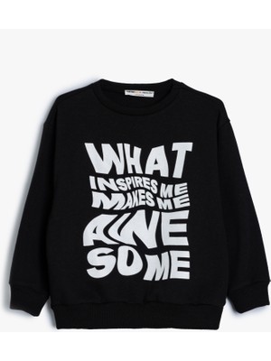 Koton Erkek Çocuk Slogan Baskılı Bisiklet Yaka Uzun Kollu Sweatshirt Grafik Desenli