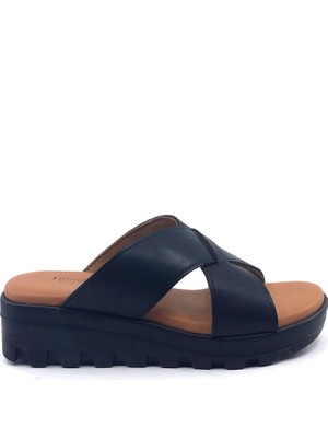 Ayakkabımood cc 405 Siyah Dolgu Topuk Bayan Terlik