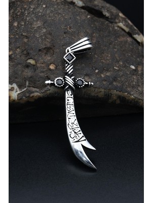 Prestige Gümüş Kolye Ucu Hz. Ali Zülfikar Siyah Zirkon Taş Süslemeli 925 Ayar Gümüş 901000