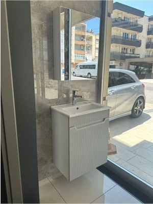 Noce Banyo Dolabı Aynalı Cnc Işlemeli Membran Kapaklı 55 cm