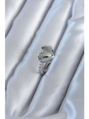 Clariss Gümüş Renk Pirinç Zirkon Taşlı Kalp Model Kadın Yüzük