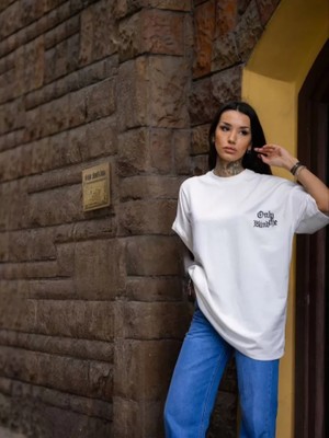 Üçay Bisiklet Yaka Baskılı Oversize T-Shirt Beyaz