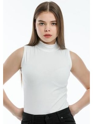 Urban Bold Kadın Beyaz Kolsuz Boğazlı Body