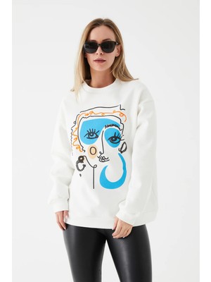 Go Veform Kadın Desenli Sweatshirt Beyaz ZN5047