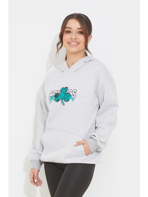 Go Veform Kadın Baskılı Kapüşonlu Cepli Sweatshirt Gri ZN5046