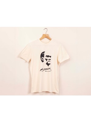 Ormanın Kızı Silvia Atatürk Handprinted Bisiklet Yaka %100 Pamuklu Unisex T-Shirt