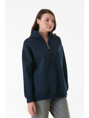 Basic Yarım Fermuarlı Dik Yaka Sweatshirt