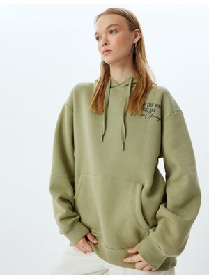 Oversize Kapüşonlu Sweatshirt Arkası Baskılı Kanguru Cepli