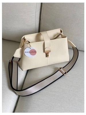 Şerit Kolon Askılı Kilit Detaylı Içi Bölmeli Omuz Çantası