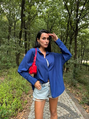 Minaaise Lacivert Oversize Geniş Manşetli Kadın Gömlek Düz Desenli Günlük Stil