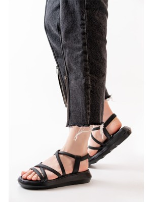 Shemard  Siyah Lastikli Kadın Sandalet
