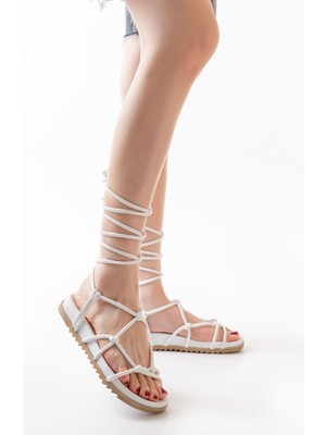 Beyaz Bilekten Bağcıklı Kadın Sandalet