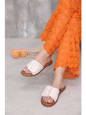 Nilufarr Admit Beyaz Kemer Detaylı Kadın Deri Terlik