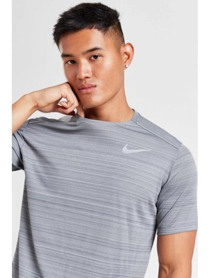 Nike Dri-Fit Miller Standart Kesim Gri Erkek Spor Tişört
